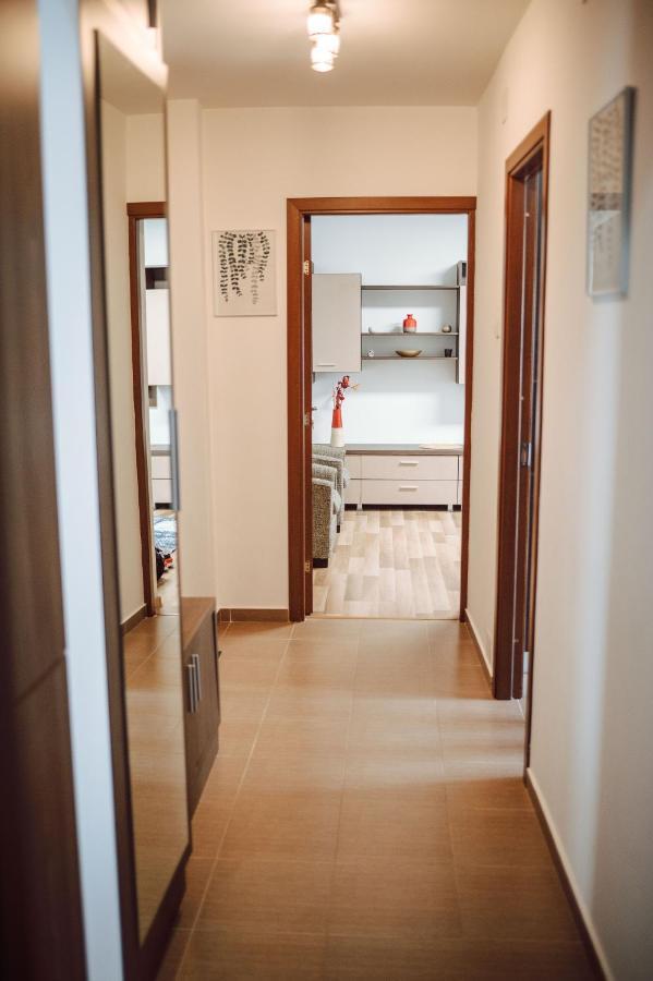 Adrian Home Mega Ploieşti Extérieur photo