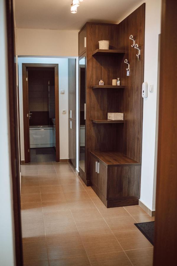 Adrian Home Mega Ploieşti Extérieur photo